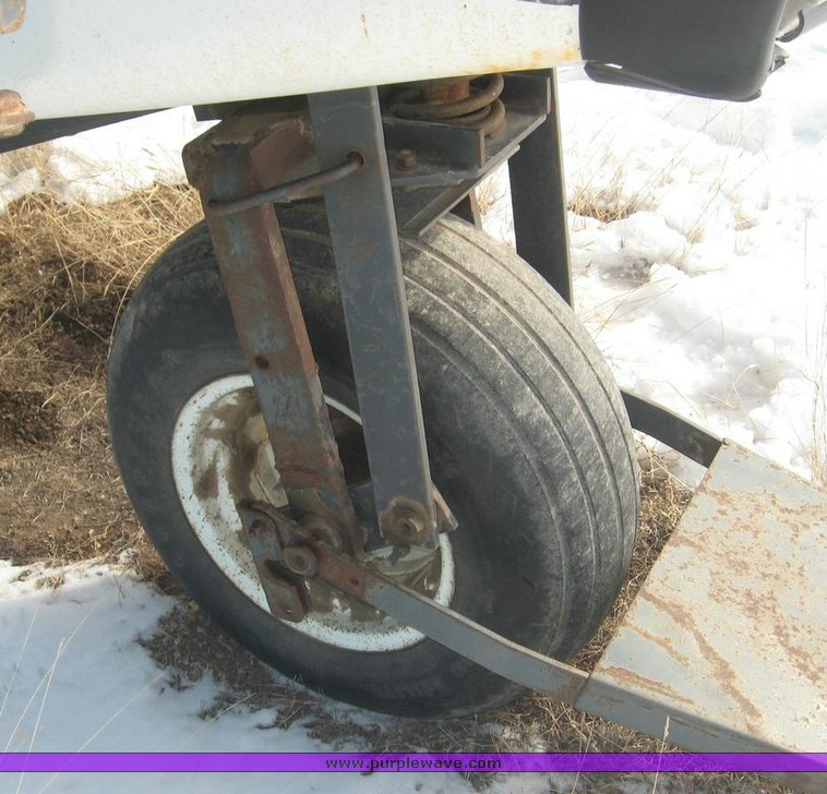 image for item 3888 Melroe Spra-Coupe self propelled sprayer