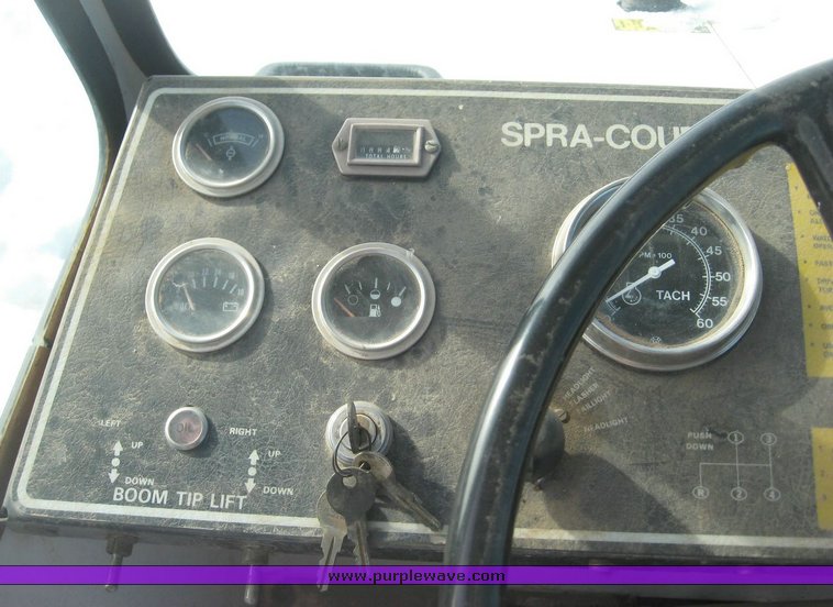 image for item 3888 Melroe Spra-Coupe self propelled sprayer