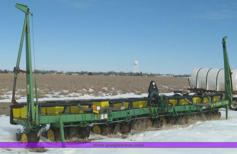 image for item 3889 John Deere 7300 MaxEmerge2 vacumeter planter