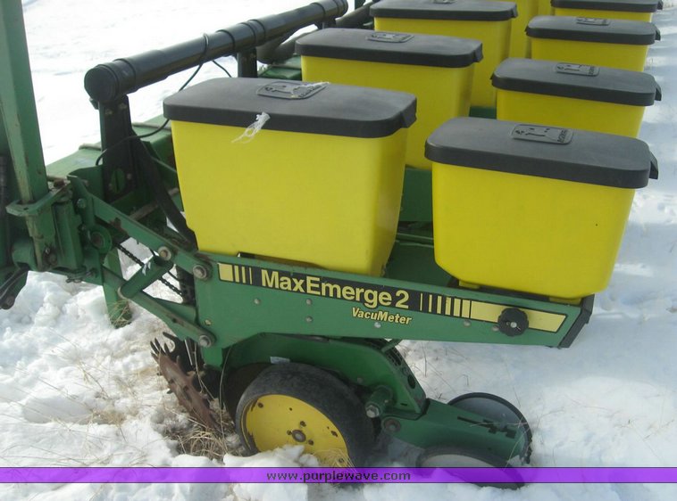 image for item 3889 John Deere 7300 MaxEmerge2 vacumeter planter