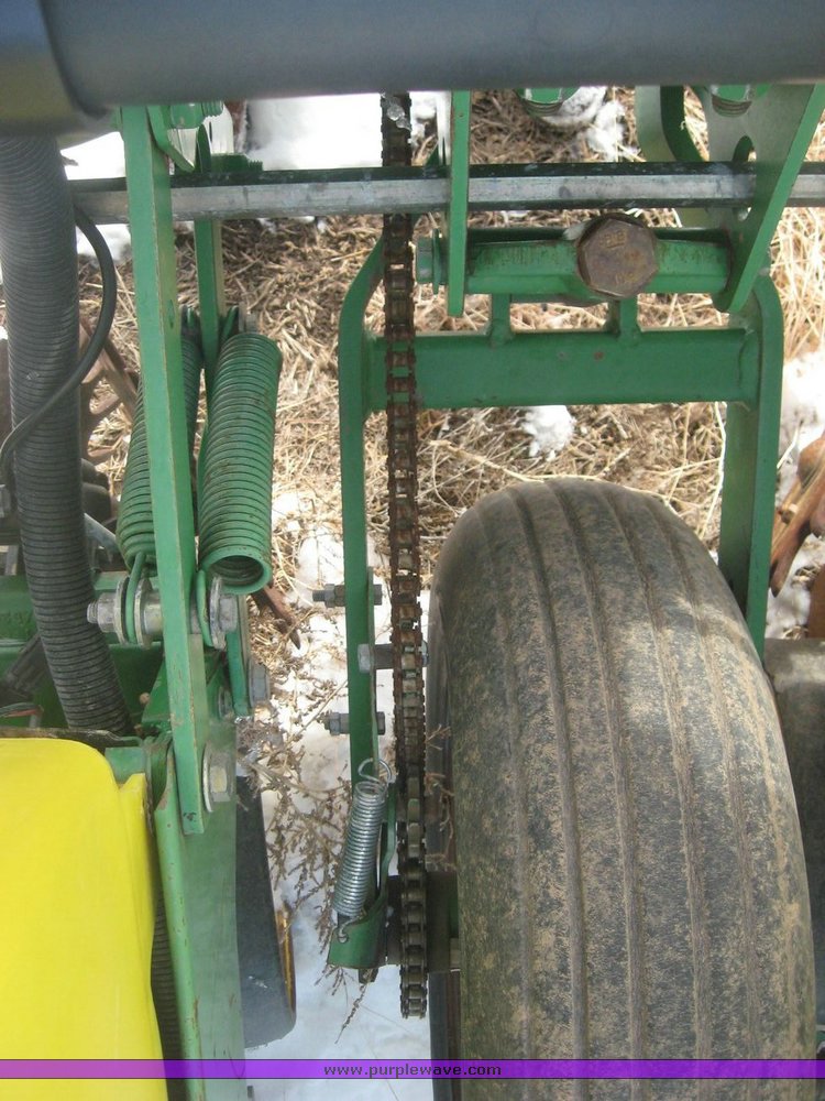 image for item 3889 John Deere 7300 MaxEmerge2 vacumeter planter