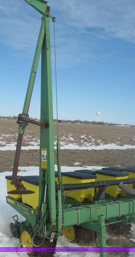 image for item 3889 John Deere 7300 MaxEmerge2 vacumeter planter