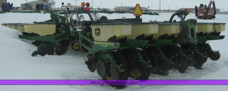 image for item 3892 John Deere 1770 Max Emerge Plus vacumeter planter