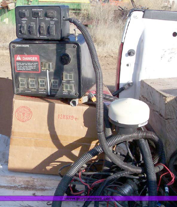 image for item 3892 John Deere 1770 Max Emerge Plus vacumeter planter