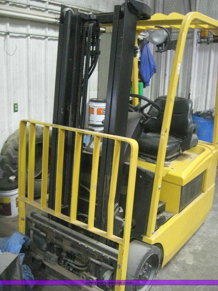 image for item 3894 Hyster electric forklift