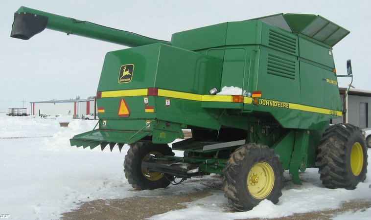 image for item 3896 1999 John Deere 9610 Maximizer combine
