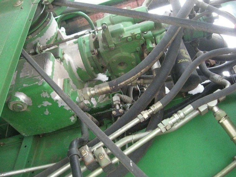 image for item 3896 1999 John Deere 9610 Maximizer combine