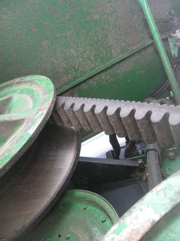 image for item 3896 1999 John Deere 9610 Maximizer combine