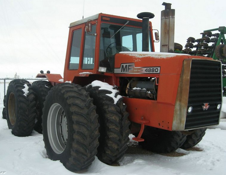 image for item 3897 1981 Massey-Ferguson 4880 4WD tractor