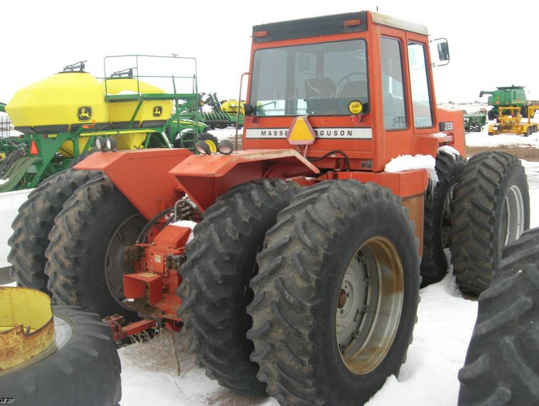 image for item 3897 1981 Massey-Ferguson 4880 4WD tractor