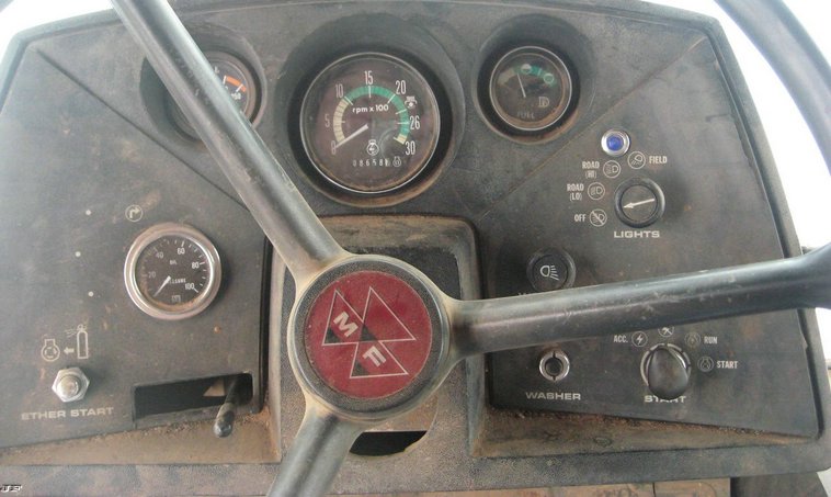 image for item 3897 1981 Massey-Ferguson 4880 4WD tractor