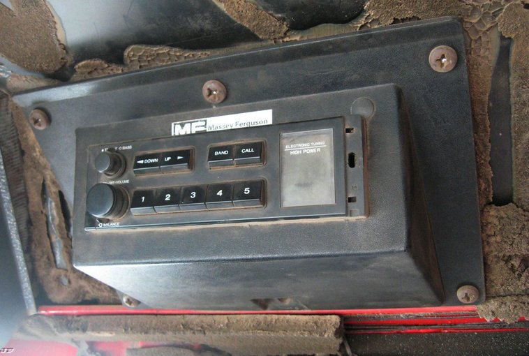 image for item 3897 1981 Massey-Ferguson 4880 4WD tractor