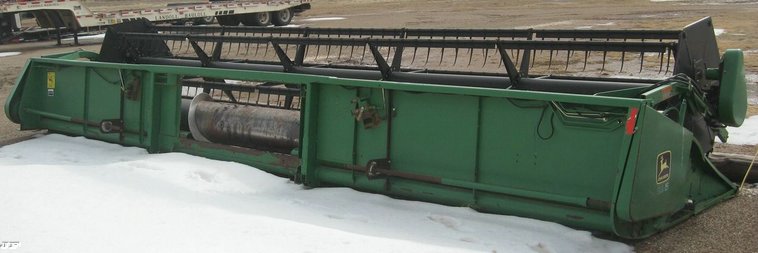 image for item 3899 1996 John Deere 925 rigid platform with finger reel