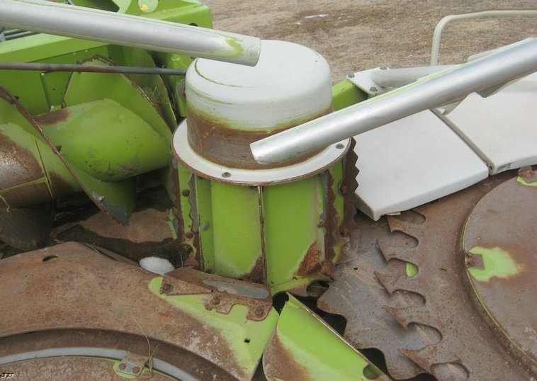 image for item 3904 Claas RU 600 Xtra Kemper style forage head