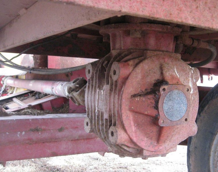 image for item 3906 Supreme 700 feed mixer