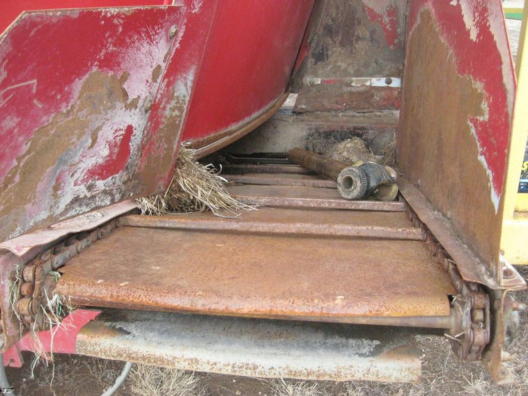 image for item 3906 Supreme 700 feed mixer