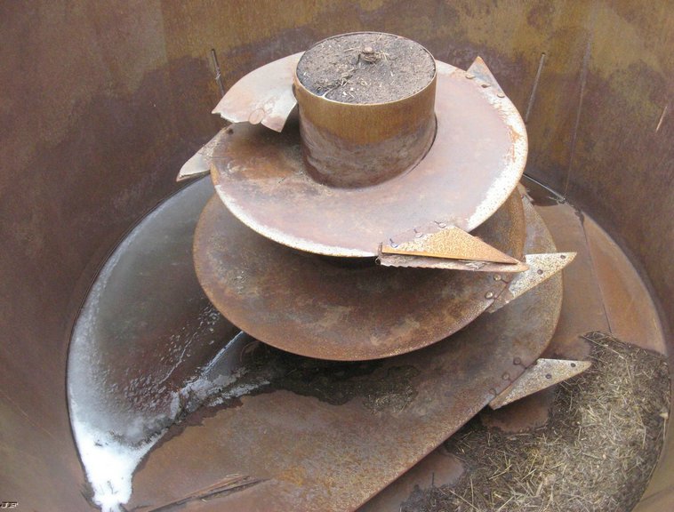 image for item 3906 Supreme 700 feed mixer