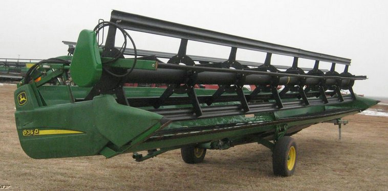 image for item 3909 2007 John Deere 936D draper platform