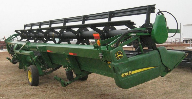 image for item 3909 2007 John Deere 936D draper platform