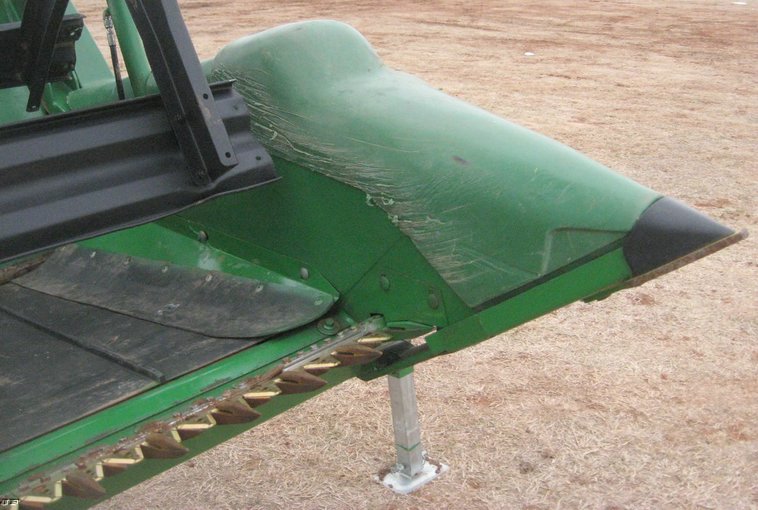 image for item 3909 2007 John Deere 936D draper platform