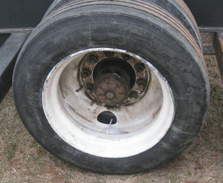 image for item 3910 2007 Shopbuilt combine trailer