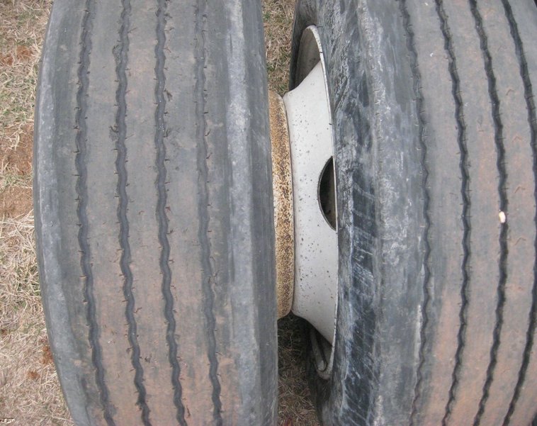 image for item 3910 2007 Shopbuilt combine trailer