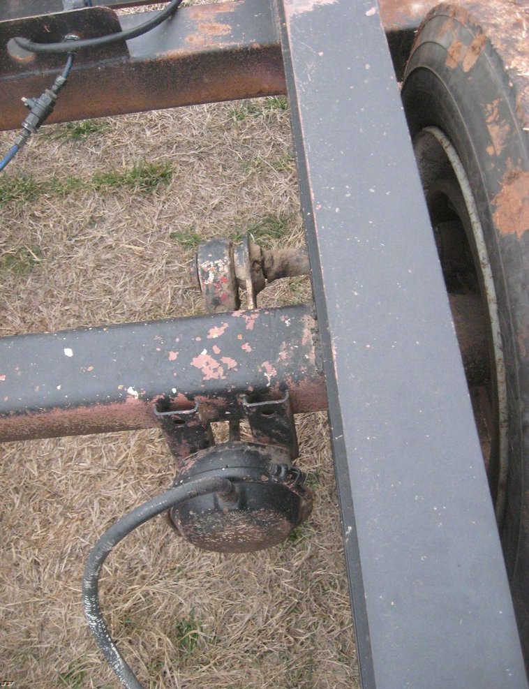 image for item 3910 2007 Shopbuilt combine trailer