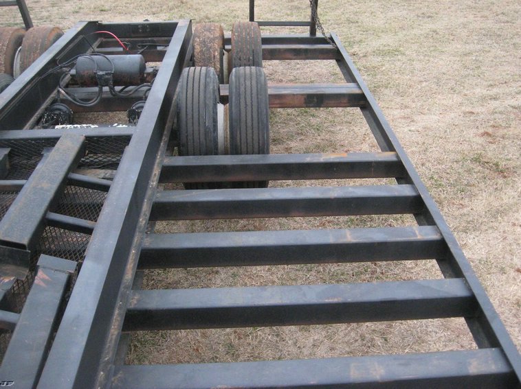image for item 3910 2007 Shopbuilt combine trailer