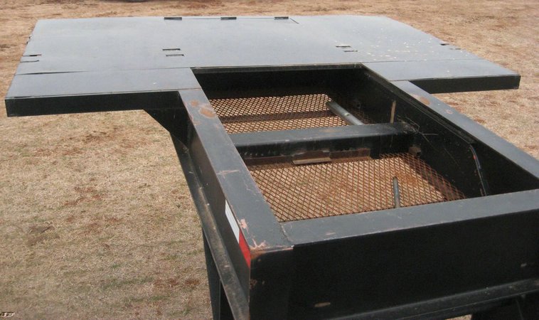 image for item 3910 2007 Shopbuilt combine trailer