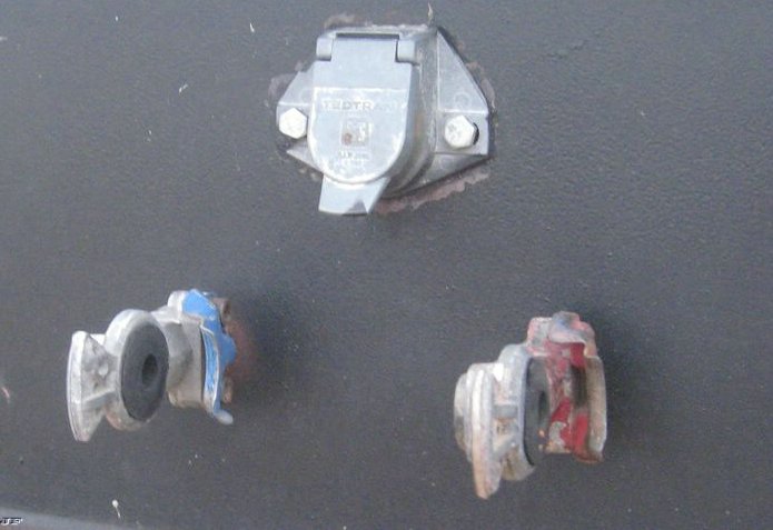 image for item 3910 2007 Shopbuilt combine trailer