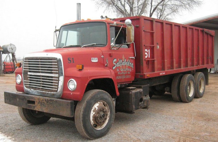 image for item 3911 1978 Ford LN9000 tandem axle truck with 22' combination bed