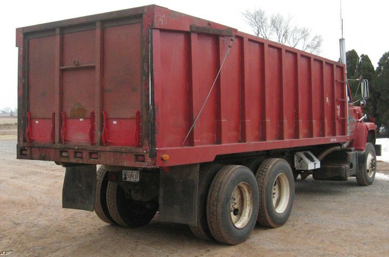 image for item 3911 1978 Ford LN9000 tandem axle truck with 22' combination bed