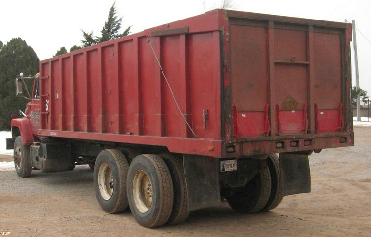 image for item 3911 1978 Ford LN9000 tandem axle truck with 22' combination bed