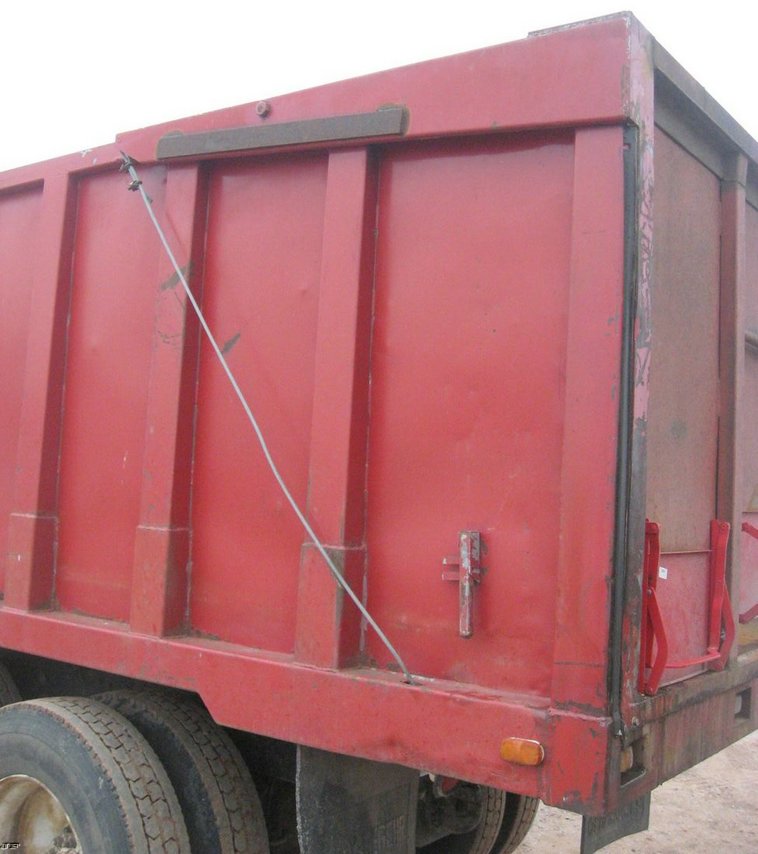 image for item 3911 1978 Ford LN9000 tandem axle truck with 22' combination bed