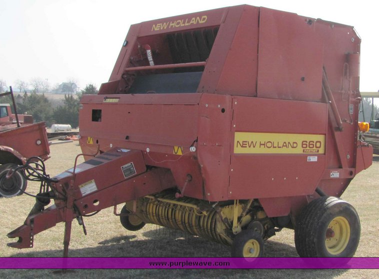 image for item 6674 New Holland 660 Fastnet round baler