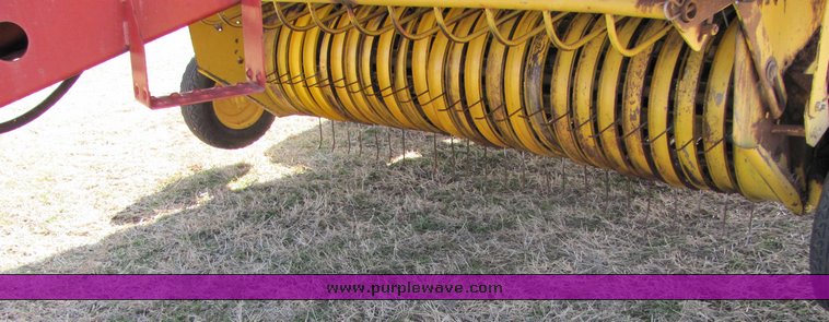 image for item 6674 New Holland 660 Fastnet round baler
