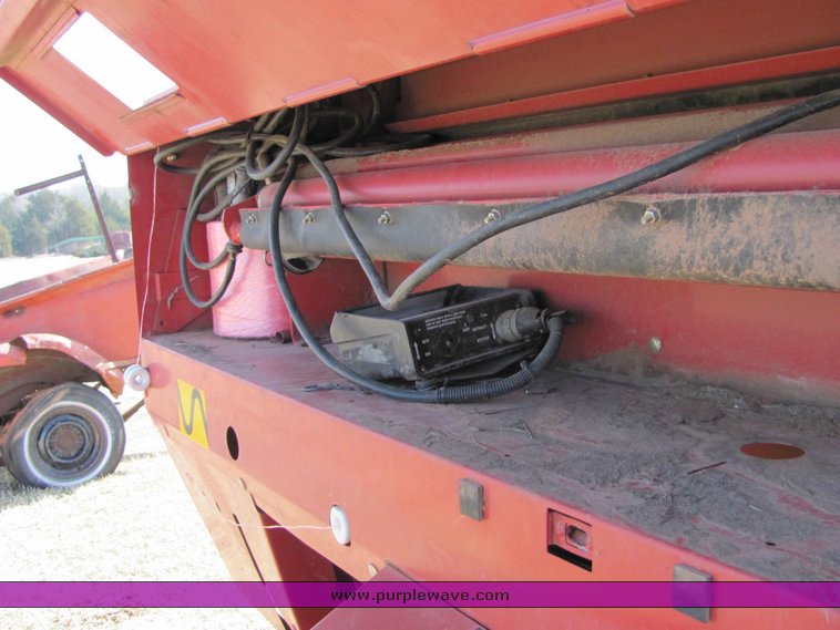 image for item 6674 New Holland 660 Fastnet round baler