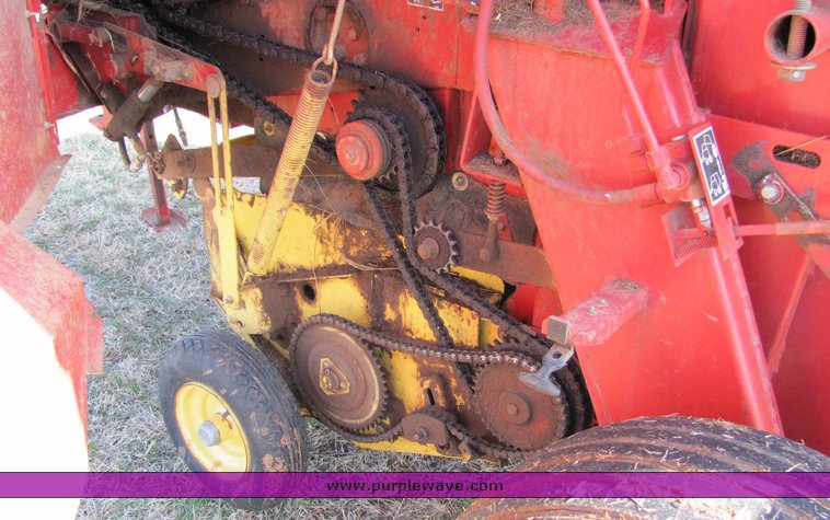 image for item 6674 New Holland 660 Fastnet round baler