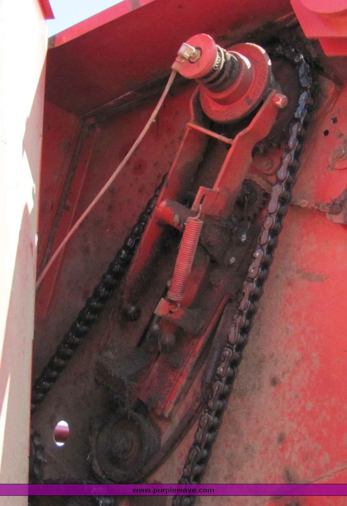 image for item 6674 New Holland 660 Fastnet round baler