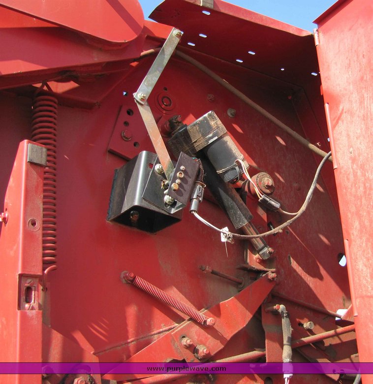 image for item 6674 New Holland 660 Fastnet round baler