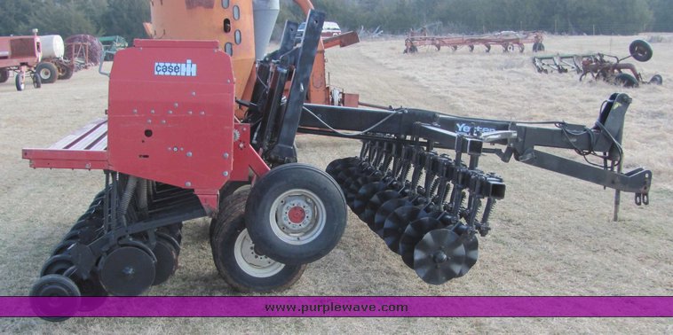 image for item 6707 Case International 5400 15' minimum till drill