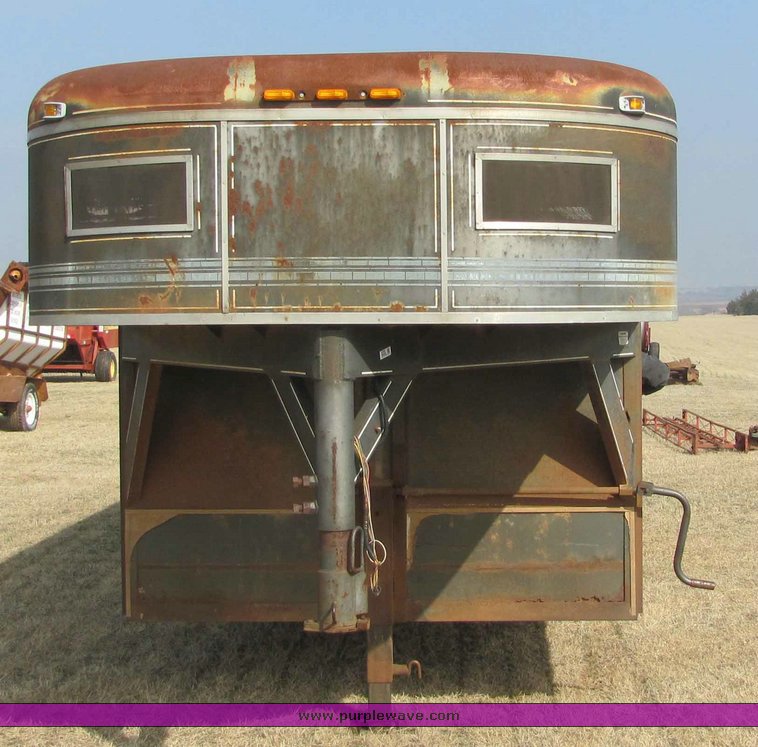 image for item 6708 1985 Travelong 20' enclosed trailer