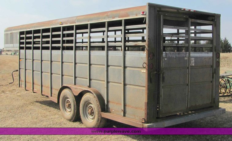 image for item 6708 1985 Travelong 20' enclosed trailer