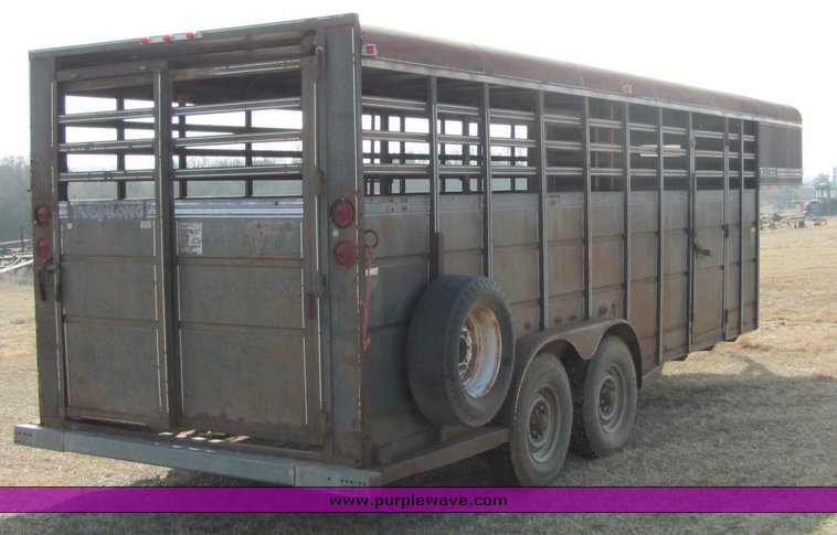 image for item 6708 1985 Travelong 20' enclosed trailer