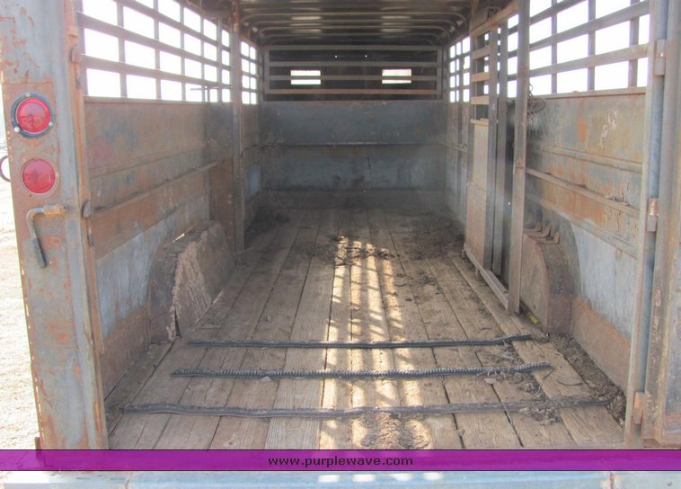 image for item 6708 1985 Travelong 20' enclosed trailer