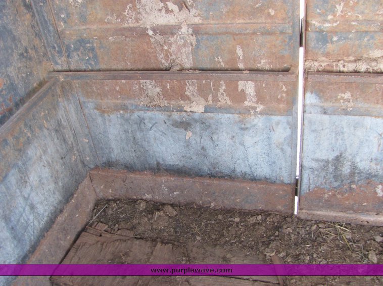 image for item 6708 1985 Travelong 20' enclosed trailer