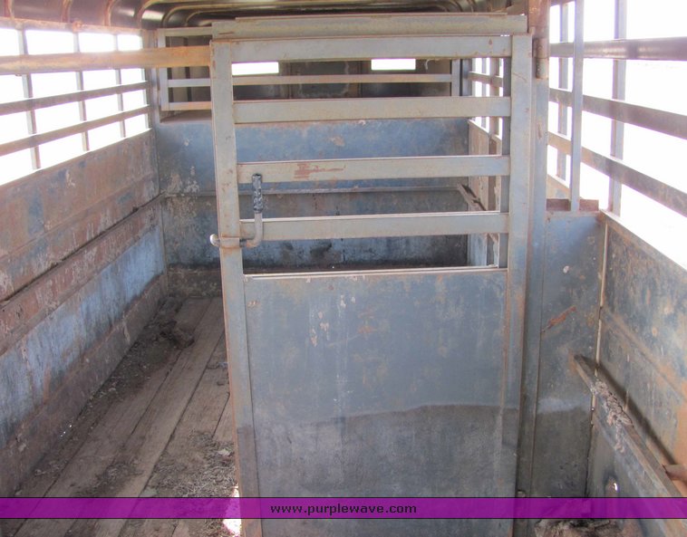 image for item 6708 1985 Travelong 20' enclosed trailer