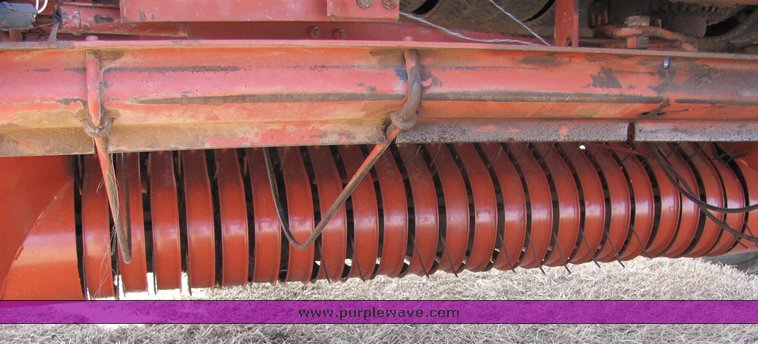 image for item 6710 Hesston 560 round baler