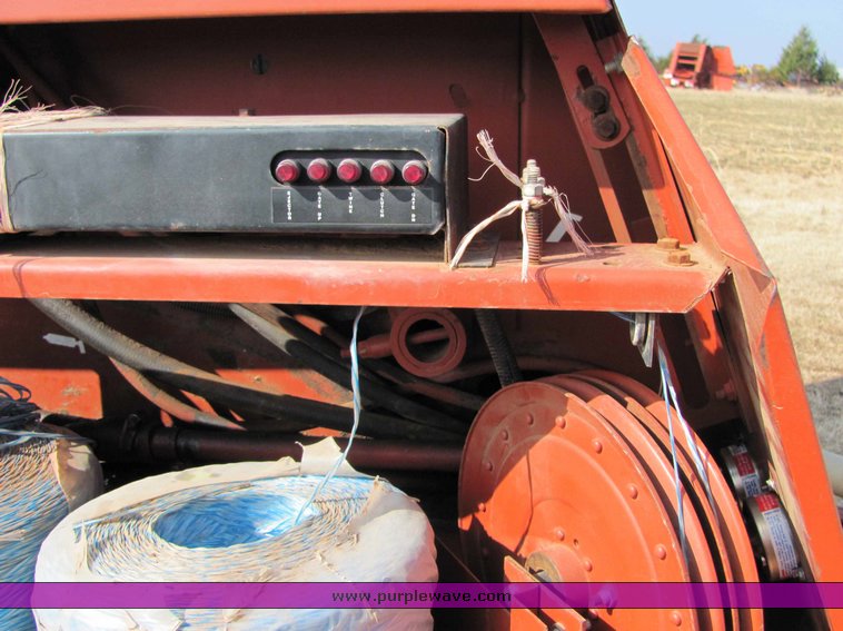 image for item 6710 Hesston 560 round baler