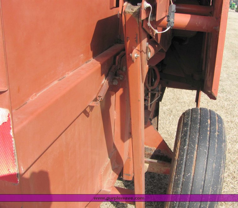 image for item 6710 Hesston 560 round baler